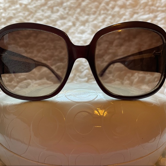 💕👀 VINTAGE AUTHENTIC Coach Sunglasses with Gold Stamp detailing. Beautiful!! - Picture 4 of 12